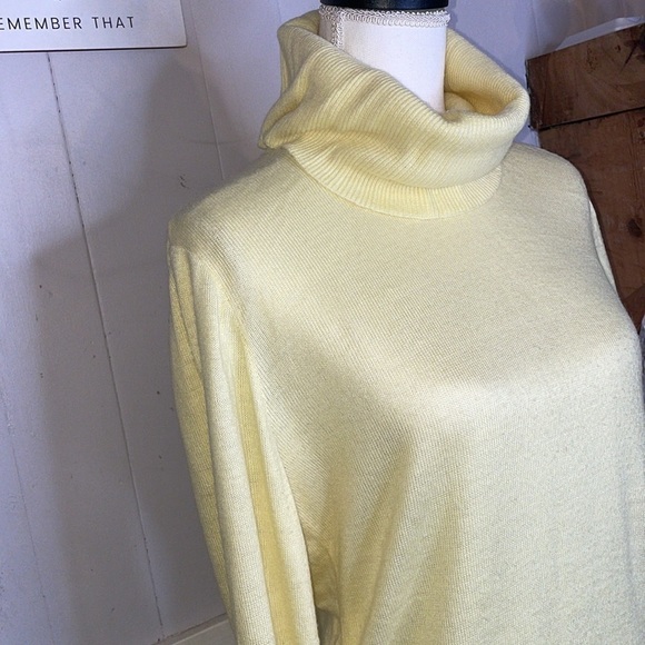 Handmade Vintage yellow sweater - Picture 5 of 11